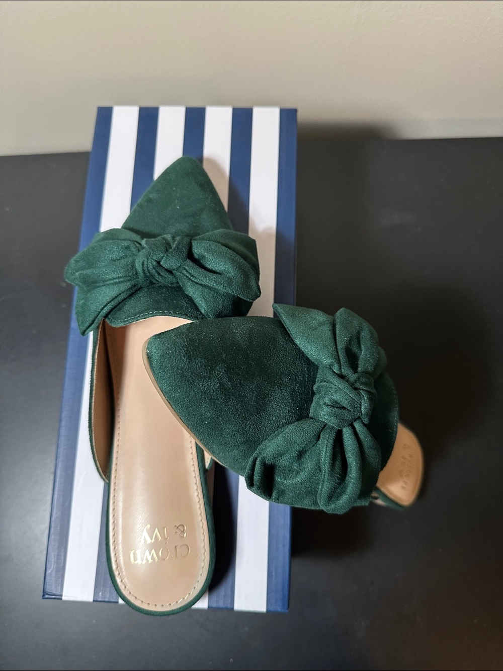 crown & ivy Dark Green Bow Pointed Toe Slip-On Flats